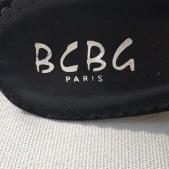 BCBG Paris 4” Black Strappy Heel w/Rhinestone Bar.. - Picture 7 of 8